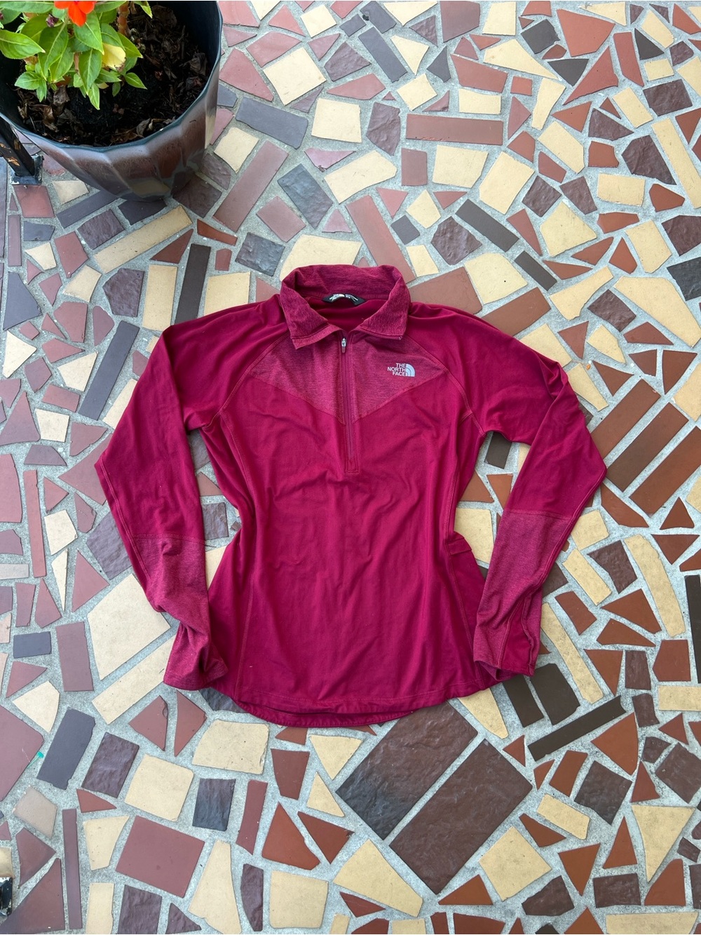 The North Face Women's Wine 1/4 Zip Long-Sleeve Pullover